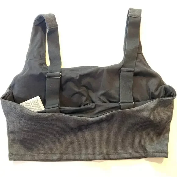 4 Gap bras Medium - Picture 2 of 8